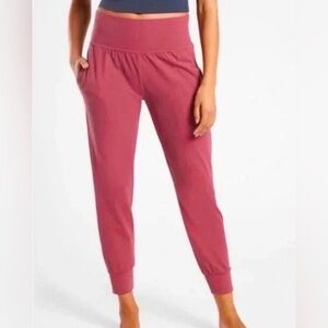 Athleta Ladies MT Salutation Powervita High-Waisted Victorian Berry Joggers